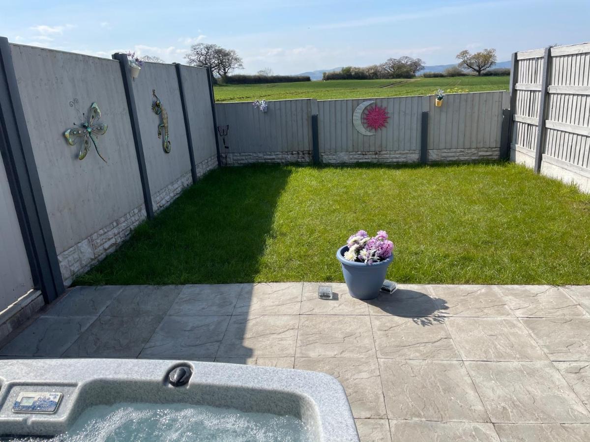 Dwylig Isa Holiday Cottages Rhuddlan Экстерьер фото