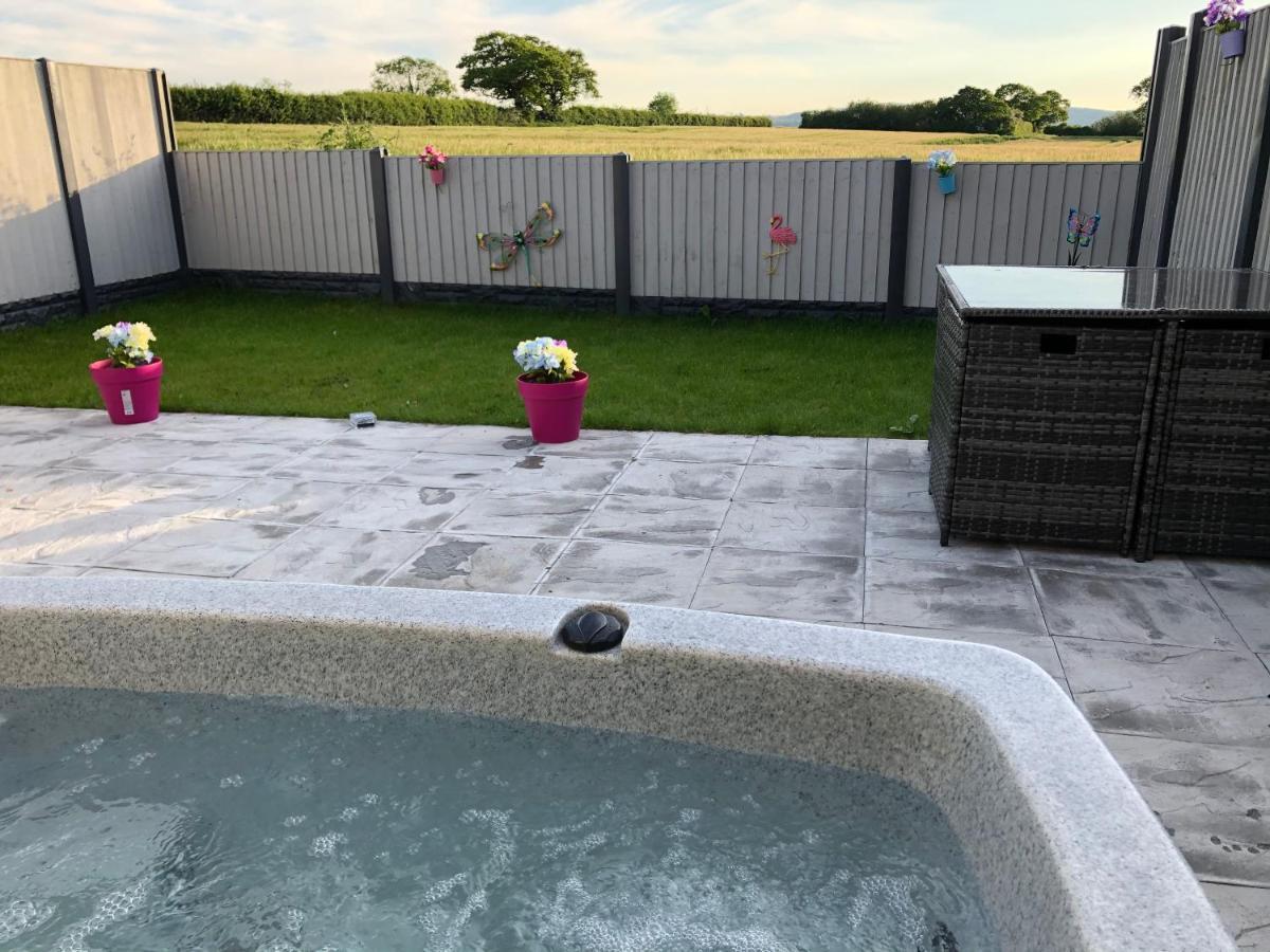 Dwylig Isa Holiday Cottages Rhuddlan Экстерьер фото