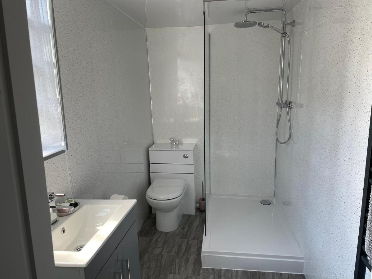 Dwylig Isa Holiday Cottages Rhuddlan Экстерьер фото