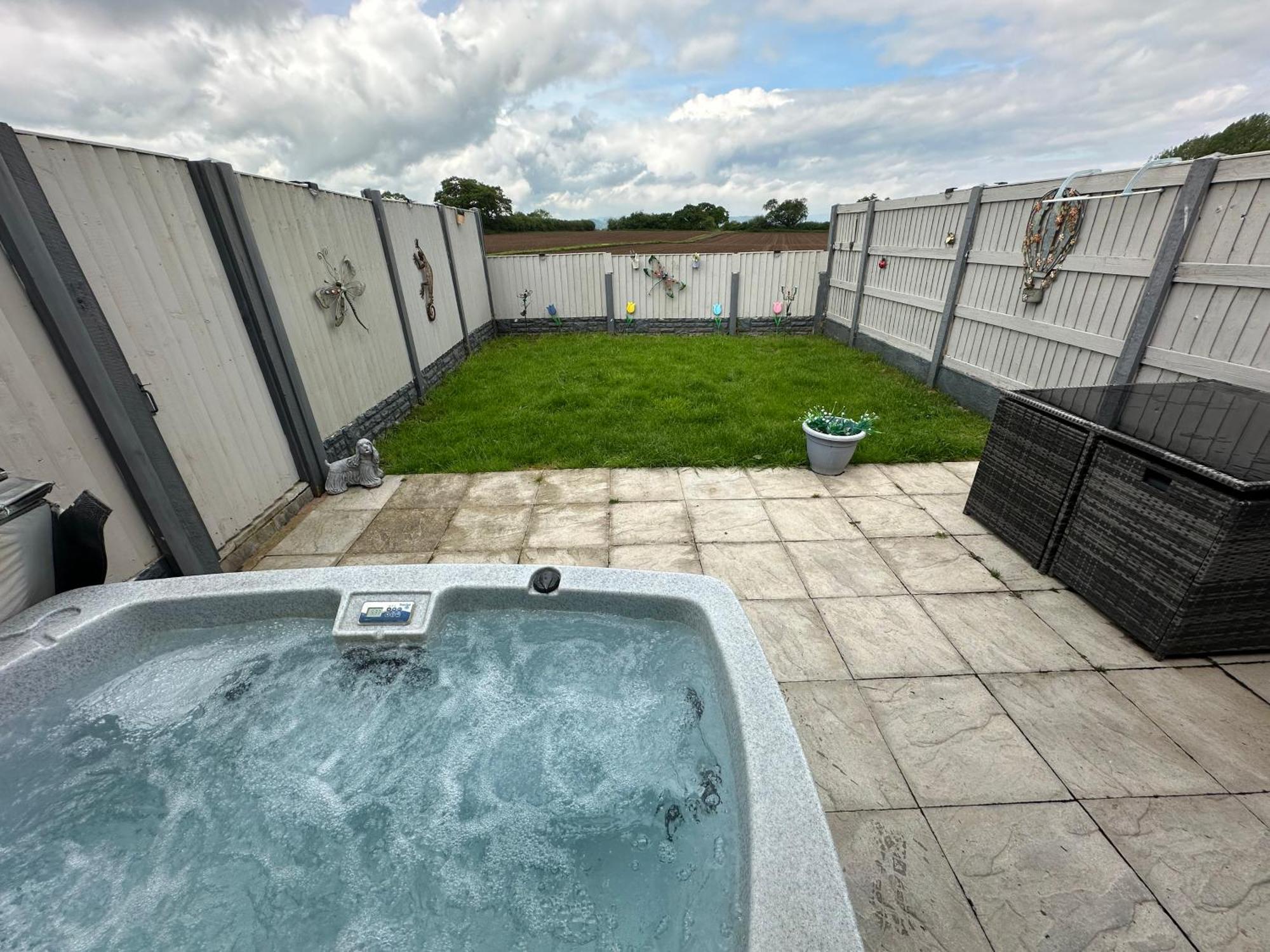 Dwylig Isa Holiday Cottages Rhuddlan Номер фото