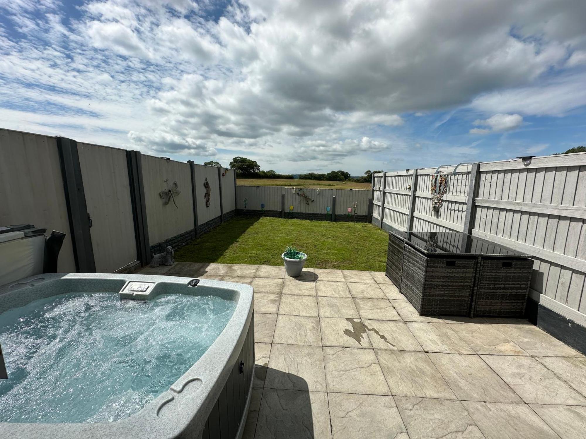 Dwylig Isa Holiday Cottages Rhuddlan Экстерьер фото